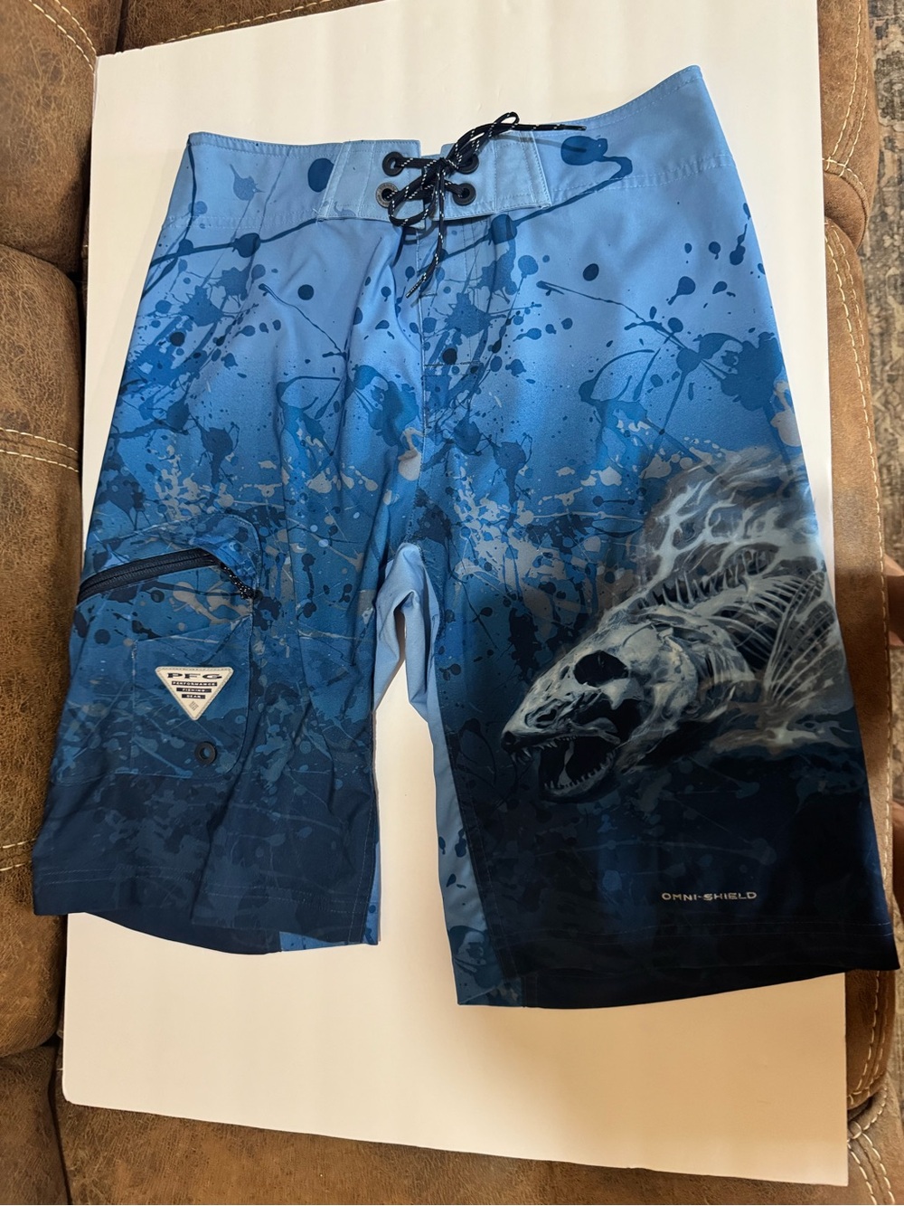 Columbia Blue Gradient Men's Swim Board Shorts with Fish Graphic